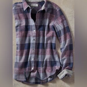 Carbon2Cobalt Women’s Winterberry Plaid Button Down Shirt, Size L